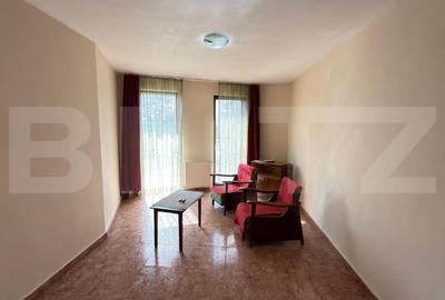 Apartament cu 3 camere decomandat, mobilat în Careiului