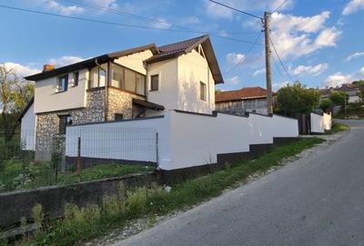 Casă cu 4 camere cu Teren 3468 Mp în Central