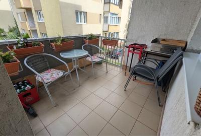 Apartament cu 3 camere în Calea Dumbrăvii