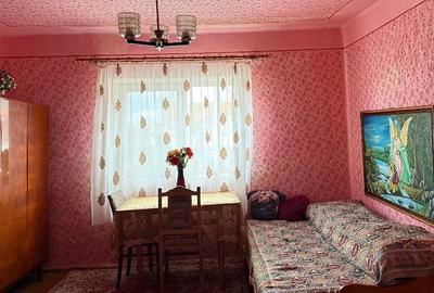 Casă cu 3 camere cu Teren 1650 Mp în Central