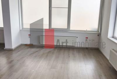 Spațiu comercial, de 200 mp, în Central - 2