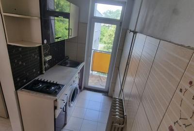 Apartament cu 2 camere decomandat în Plopilor - 2
