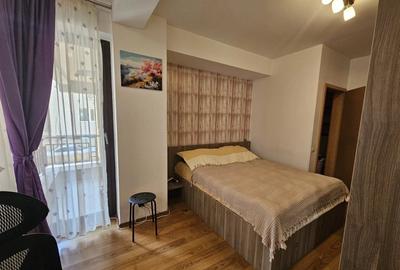 Apartament cu 3 camere semidecomandat, mobilat în Ghencea