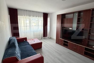 Apartament cu 3 camere decomandat, mobilat în Micro 21