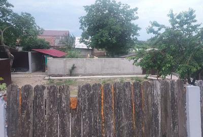 Teren de 300 mp, în Cerneți - 1