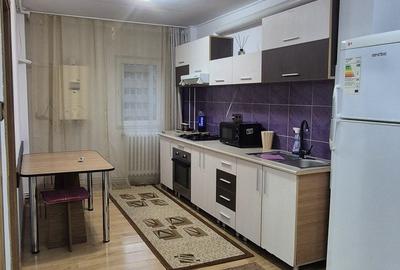 Garsonieră decomandată în Decebal