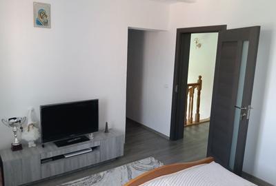 Casă cu 4 camere în Budești
