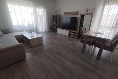 Apartament cu 2 camere semidecomandat în Giroc