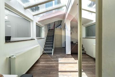 Apartament cu 3 camere nedecomandat, mobilat în Schei - 1