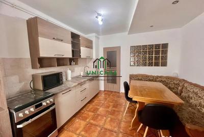 Apartament cu 2 camere decomandat, mobilat în Central