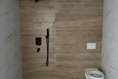 Casă cu Teren 352 Mp în Central