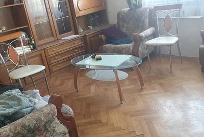 Apartament cu 4 camere decomandat în Bălcescu
