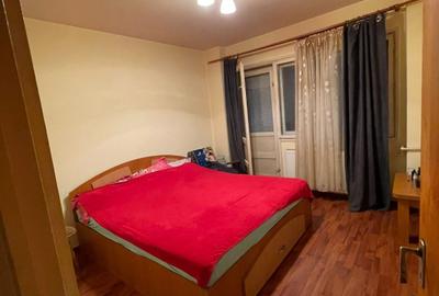 Apartament cu 3 camere decomandat, mobilat în Lacul Tei