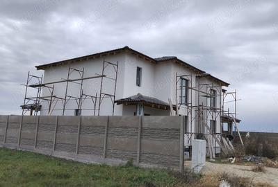 Casă cu 4 camere cu Teren 312 Mp în Central - 8