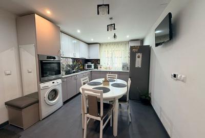 Apartament cu 3 camere decomandat în Coman - 4