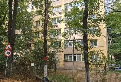 Proprietar vand apartament 3 camere, 6 10, Aleea Otesani, sector 2, Bucuresti - 5