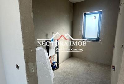 Casă cu 4 camere decomandat în Sântandrei