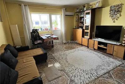 Apartament spatios cu 3 camere - decomandat - Unirii