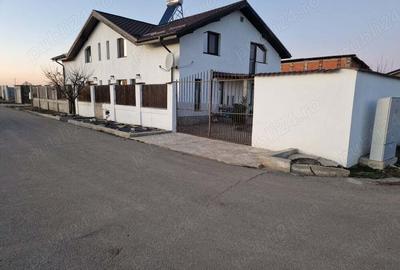 Casă cu 6 camere cu Teren 530 Mp în Pielești - 3