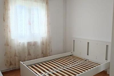 Apartament cu 2 camere semidecomandat, mobilat în Mircea cel Bătrân