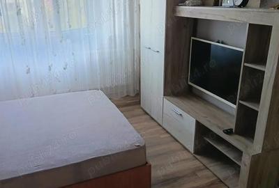 Garsonieră decomandată în Gorjului - 3