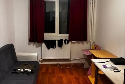 Apartament cu 3 camere semidecomandat în Casa de Cultură - 1