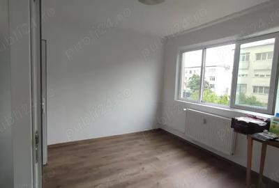 Garsoniera Zona Milcov Subex etaj 2-renovata - 1