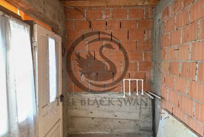 Casa la rosu de vanzare | Iordacheanu - Valea Cucului | Comision 0% - 7