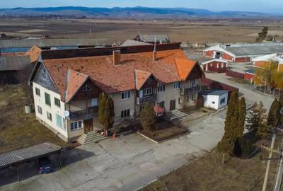 Spațiu comercial, de 9,000 mp, în Central - 18