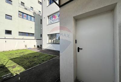 Spatiu comercial modern de inchiriat / 2 locuri de parcare - 18