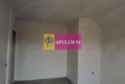 Casă cu 4 camere cu Teren 200 Mp în 1 Decembrie - 2