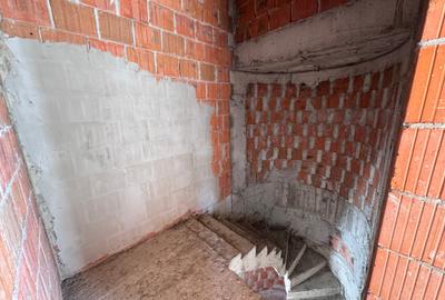 Casă individuală cu 8 camere cu Canalizare în Sud - 22