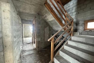 Casă cu 4 camere cu Teren 1842 Mp în Filiași - 11