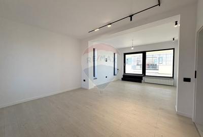 Casă cu 8 camere cu Teren 700 Mp în Faleza Nord - 15