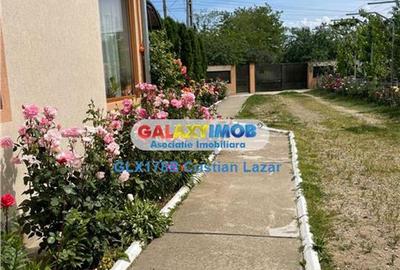 Casă cu 5 camere cu Teren 3190 Mp în Răcari - 4