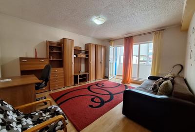 Apartament cu o camera decomandat, balcon, zona Eroilor
