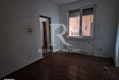 Casă cu 3 camere decomandat cu Teren 11 Mp în Central - 9