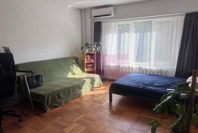 Garsonieră decomandată în Panduri