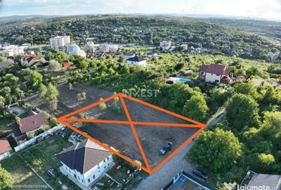 Teren de 1200 mp, în Bucium - 1