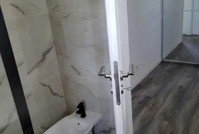 Proprietar inchiriez 3 camere Petrom City - 2