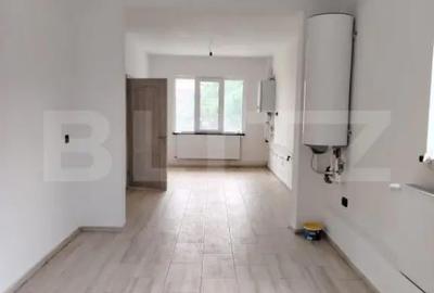 Casă cu 7 camere cu Teren 1388 Mp în Central - 3