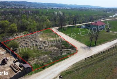 Teren de 2169 mp, în Albești - 3