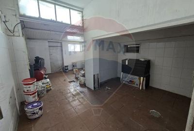 Casa de vanzare / Spatiu productie cu 12+ camere - 12
