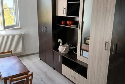 Inchiriez in Complexul Studentesc - 1