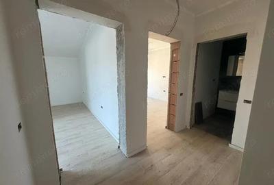 Penthouse 4 cam 2 bai terasa imensa balcon Comision 0 - Giroc
