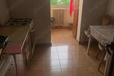 Vand apartament 3 camere decomandat etaj 3 4 Nicolina 1 - 5