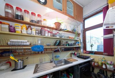 2 case cu curte proprie - locatie centrala - 7