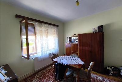 Casa pe un nivel renovata,curte individuala teren 780mp - 6