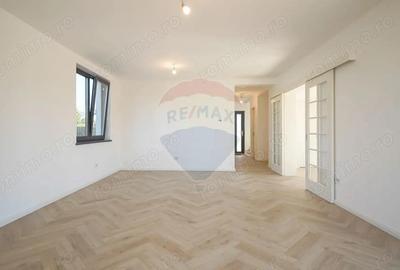 Casa / Vila cu 5 camere de vanzare - 4