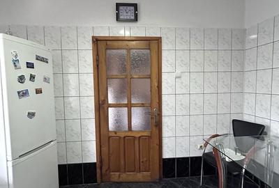 Casă cu 3 camere cu Teren 300 Mp în Central - 2